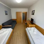 Hotel Laguna & Restaurant 3*