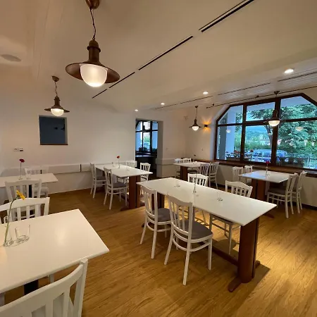 ホテル Laguna & Restaurant チェスケー・ブジェヨヴィツェ