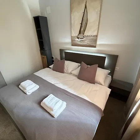 Laguna & Restaurant Hotel 3*