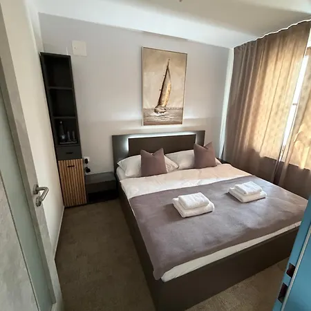 Hotel Laguna & Restaurant 3*