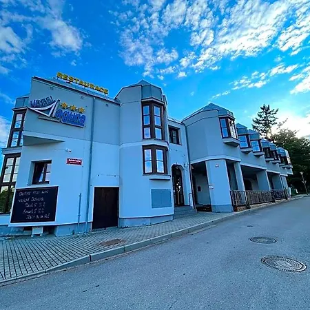 Laguna & Restaurant Отель Ческе-Будеёвице