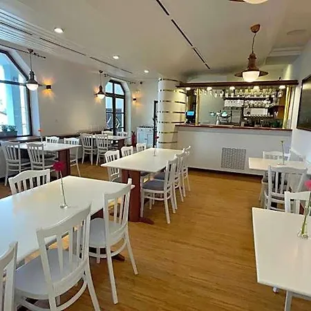 Laguna & Restaurant