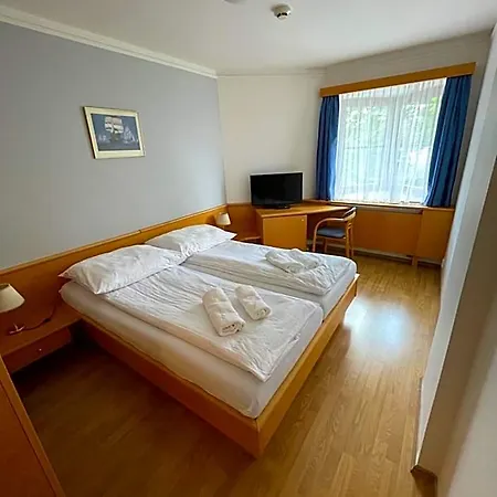 Laguna & Restaurant 3* Ческе-Будеёвице