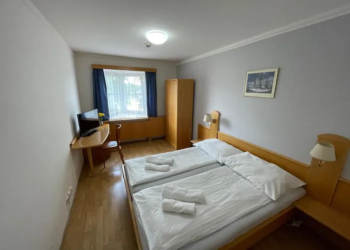 Laguna & Restaurant Hotel 3*