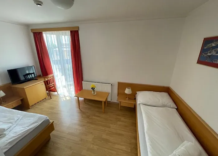 Laguna & Restaurant Hotel Ceske Budejovice